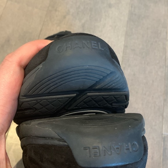 AUTHENTIC Chanel Black Calfskin & Mixed Fiber Sneakers G34360 Size 38. All black - Picture 8 of 14